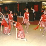 Χορός από τις κοπέλες της Σχολής Κανατσούλη