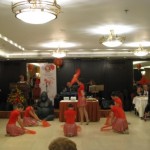 Κινεζικός χορός από τις κοπέλες της Σχολής Κανατσούλη